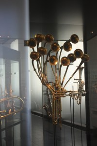 Not the most successful saxophone design - can you imagine what the case would be like?